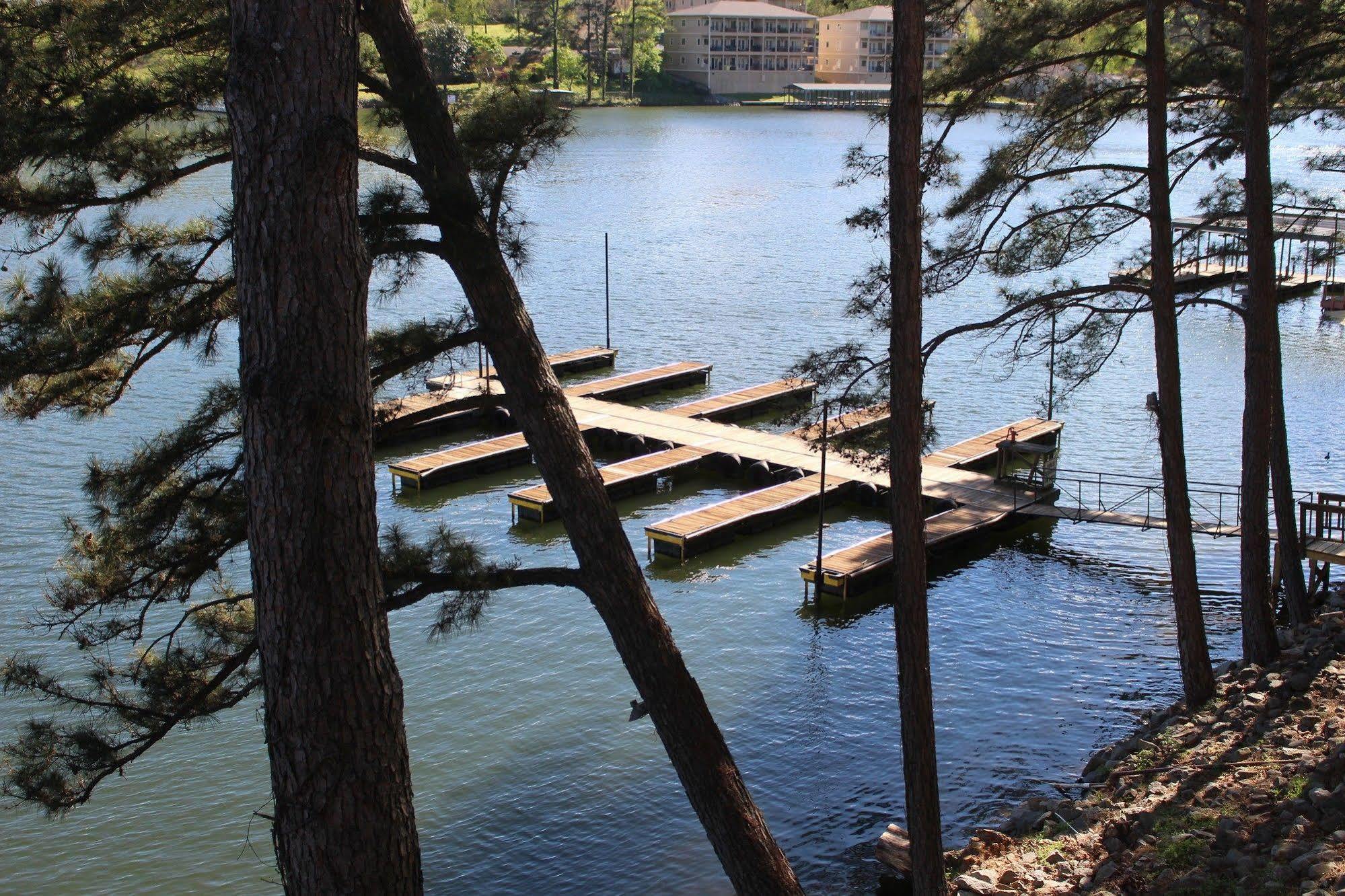 The Wharf Resort Lake Hamilton Exterior foto